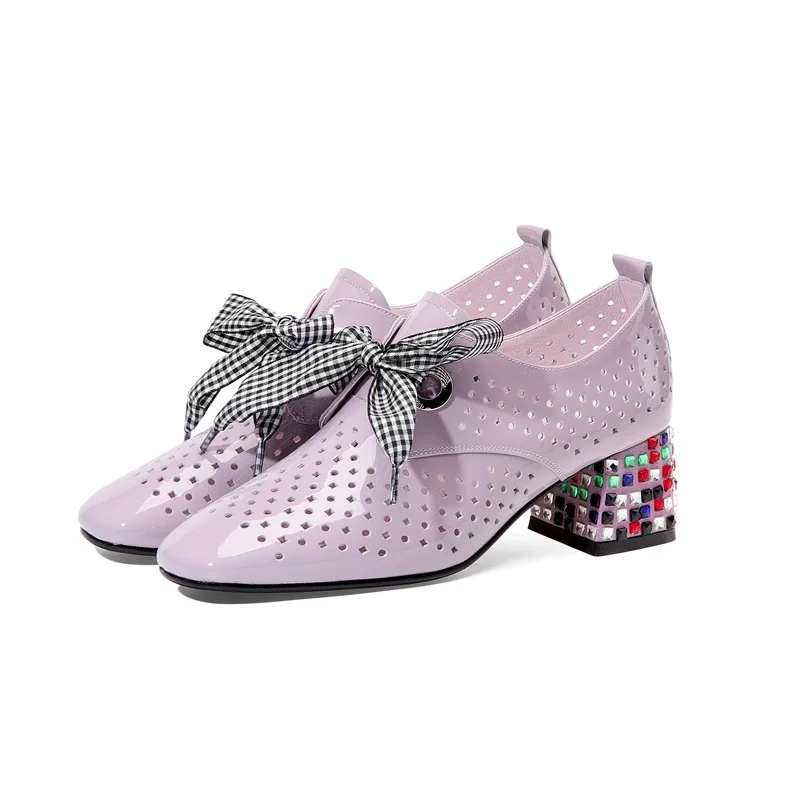 light purple ZVQ/Женская обувь; коллекция года; сезон лето; Новинка; модные выразительные женские босоножки из лакированной кожи на полой подошве; обувь с перекрестной шнуровкой на среднем квадратном каблуке - Цвет: light purple