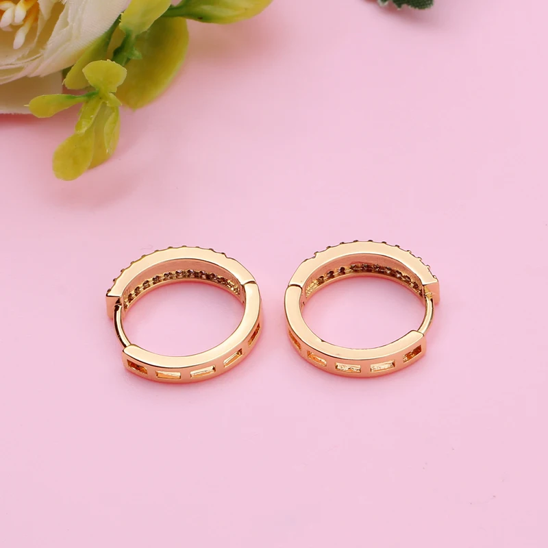 Женские серьги с фианитами золотистые белыми Фианитами 2018|colorful hoop earrings|colored earrings