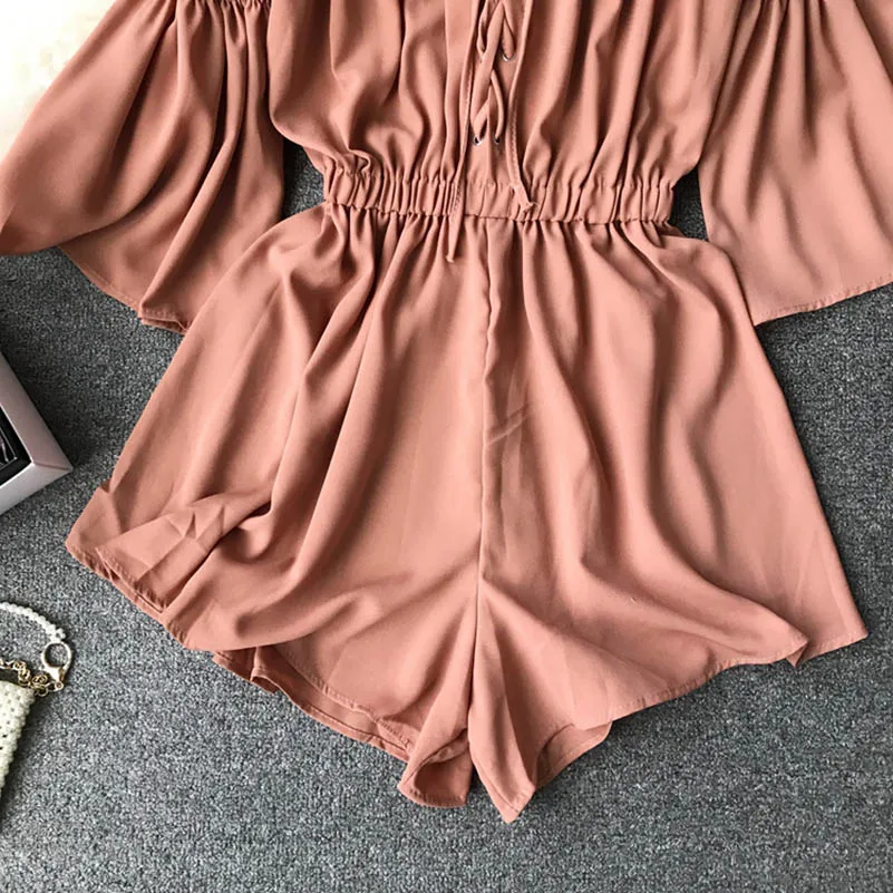 Модный комбинезон на шнуровке с открытыми плечами, повседневный сексуальный женский короткий летний однотонный комбинезон с расклешенными рукавами, пляжный комбинезон для отдыха