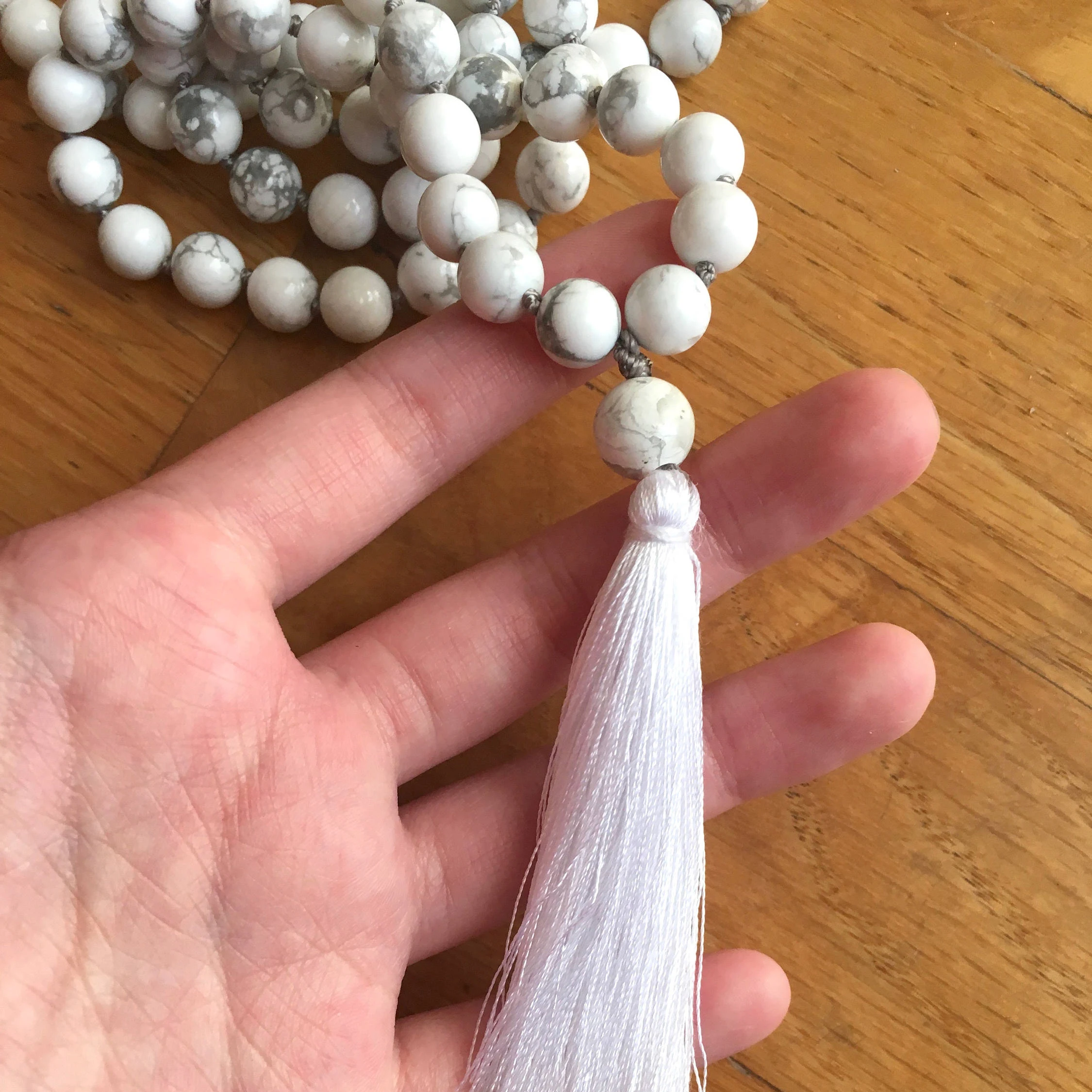 108 Mala бусы ожерелье белое колье мала рука завязанное с говлитом молитва ювелирные