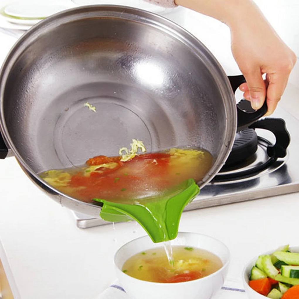 Brand New Anti-spill Silicone Slip On Pour Soup Spout Funnel for Pots Pans and Bowls and Jars Kitchen Gadget Tool