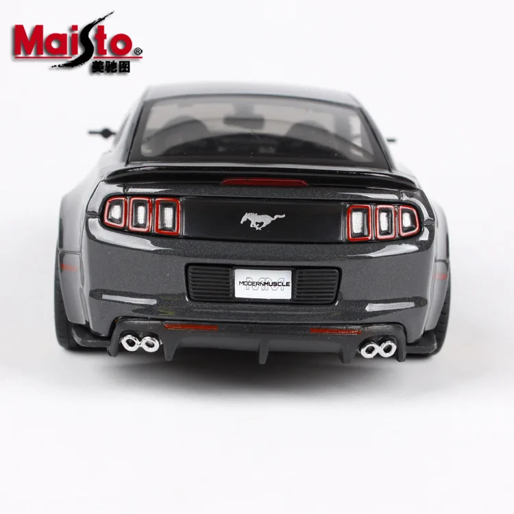 Maisto alloy car model 1:24 2014 Ford Street Racer modified simulation Collection Lovers Diecast Toys Gifts for children |