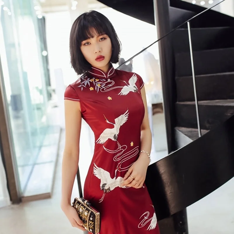 Китайское восточное платье женское Ципао с разрезом винное японское кимоно