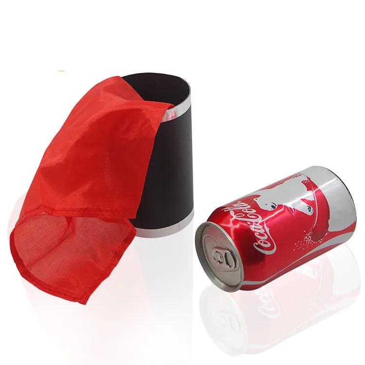 Магический трюк из шелка и тростника для удаления кока колы на шелковой сцене