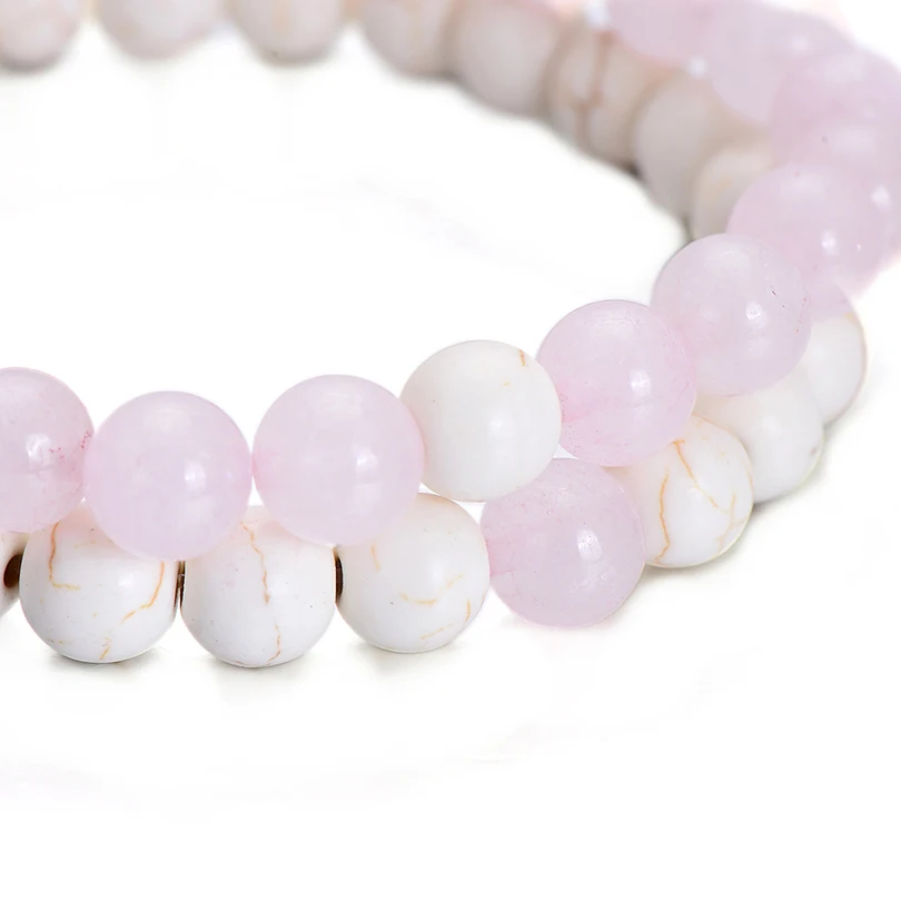 Женский этнический браслет из натурального камня розовый и белый на цепочке