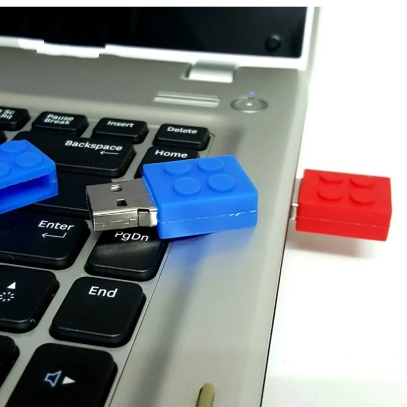 USB флеш накопитель бесплатный подарок пластиковые строительные блоки флешка