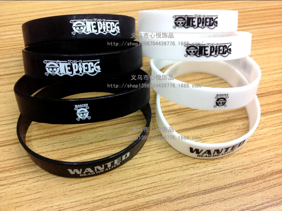 One Piece manga animation around a black and white comic book fans silicone bracelet necessary | Украшения и аксессуары
