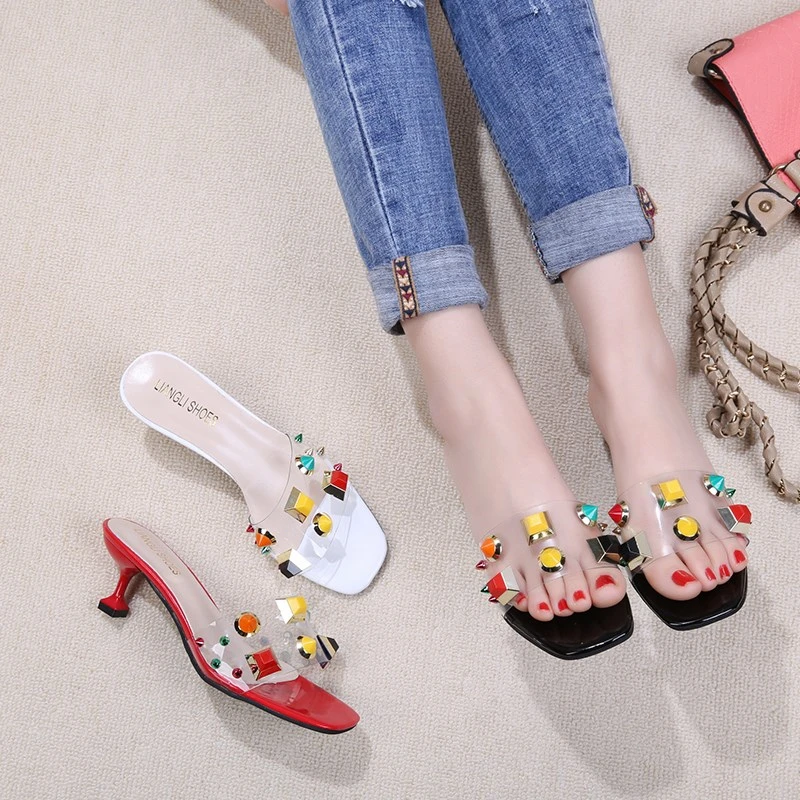 Женские прозрачные шлепанцы на высоком каблуке с заклепками и стразами Новинка