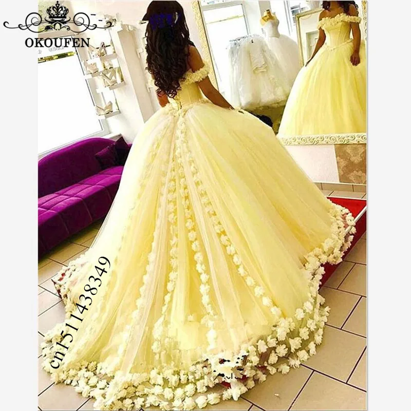 Цвет: желтый Luxury Hand Made Flowers Yellow Quinceanera Dresses Puffy Ball Gown Off Shoulder Long Chapel Train Prom Dress For Girls - Цвет: Цвет: желтый