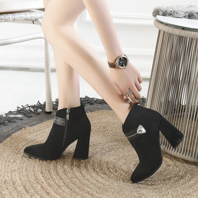 

ISNOM 2018 Fashion Model Woman Ankle Boot Thick High Heels Shoes Lady Crystal Faux Suede Autumn Winter Booties Female Big Size
