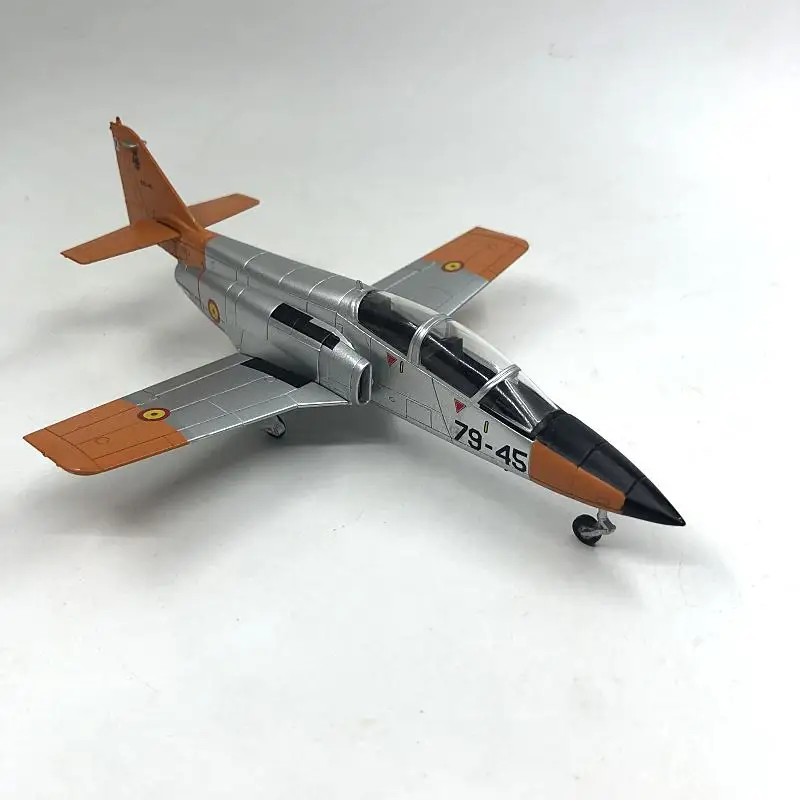 Испания Каса C 101 авиодет 1/72 литье под давлением модель самолета IXO| |
