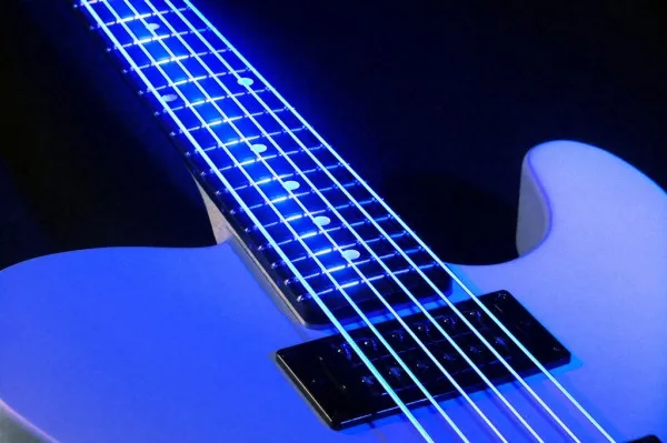 DR K3 Hi-def неоновые синие люминесцентные Струны для бас-гитары, светильник 40-100 или Средний 45-105 или 5 струн 45-125