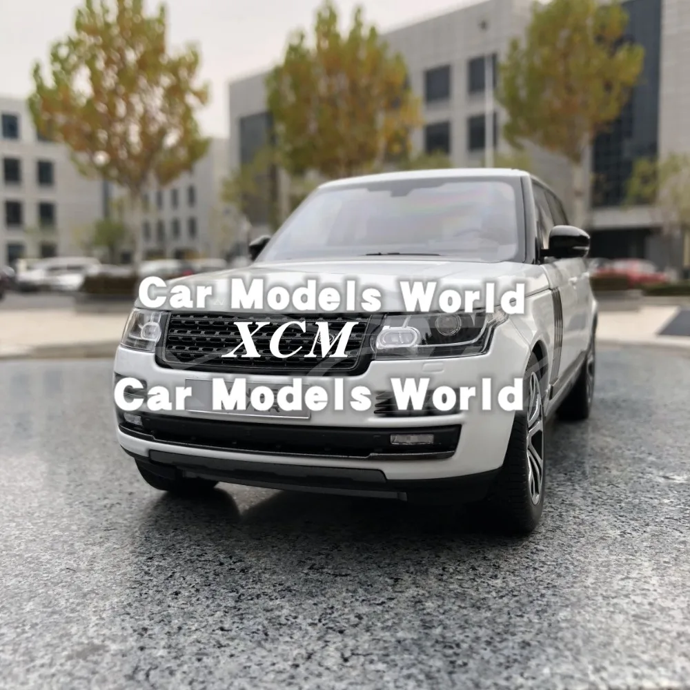 Литая модель автомобиля для ЖК дисплея 1:18 (белый) + небольшой подарок!|Наземный