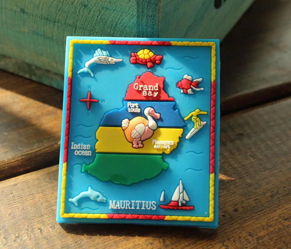 Сувенирный резиновый магнит на холодильник с изображением птицы Додо | Дом и сад