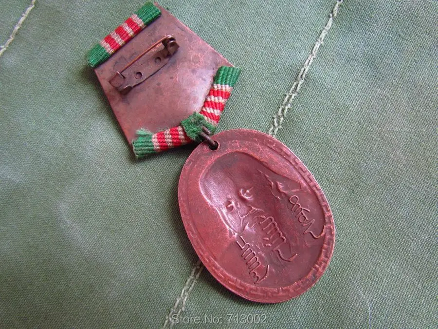 Фото Винтажная медаль Monggol Genghis Khan Badge из 1945' Дом и сад Винтажная медаль Monggol Genghis Khan Badge из 1945' Дом и сад