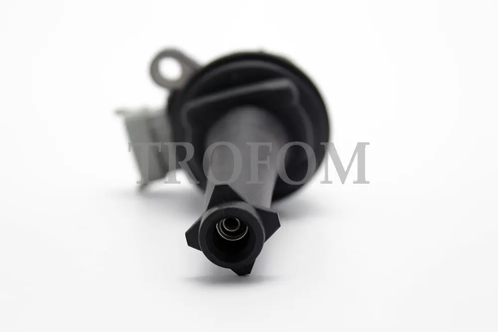 Катушка зажигания для Volvo V50 C30 C70 S40 S60 V70 S80 FORD FOCUS KUGA MONDEO S MAX 2 0 4 5 0221604010 1371601 30713417 мкФ