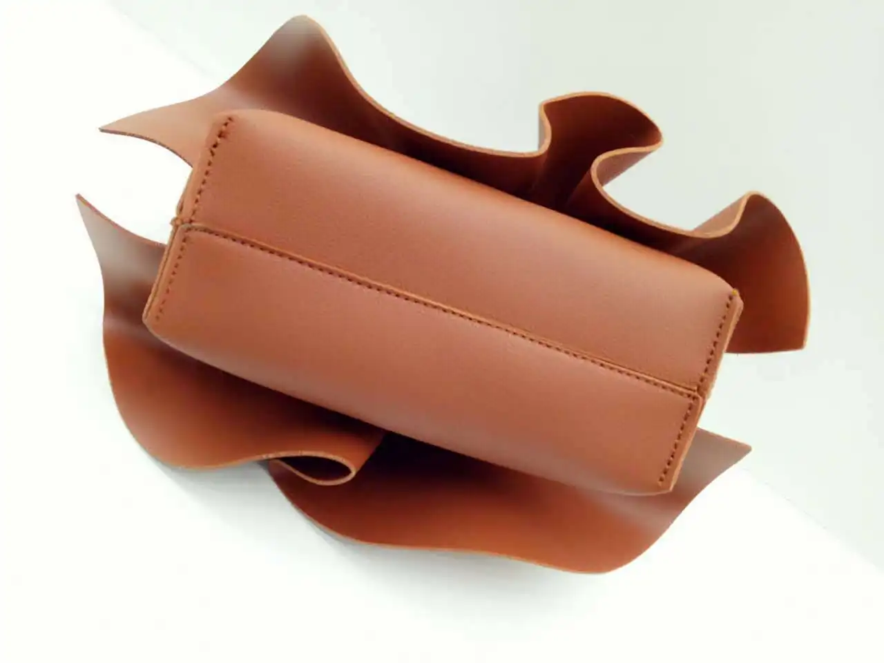 Новая волнистая кружевная кожаная женская сумка маленькая квадратная с цепочкой