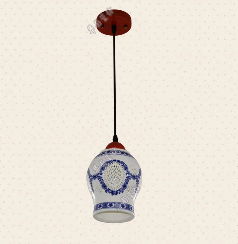 New snapping up blue and white ceramic chandelier antique Chinese wooden lamp bedroom shop decorative single head | Лампы и освещение