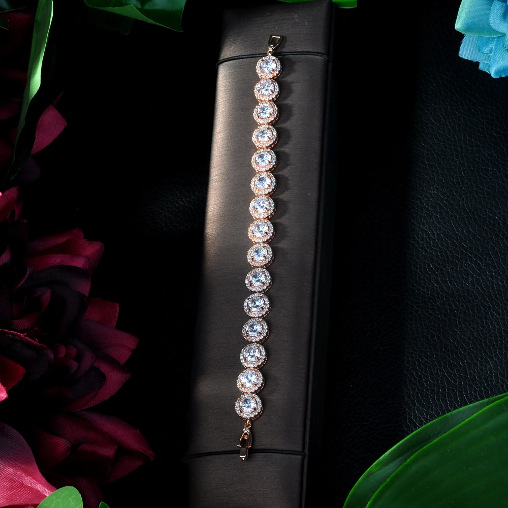 Роскошные мужские браслеты HIBRIDE золотого цвета с овальным циркониевым камнем для