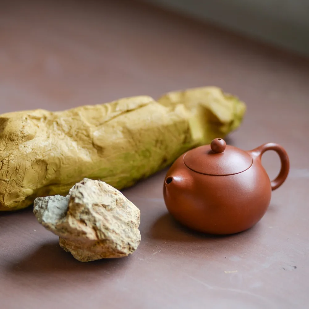 

200ml Authentic Yixing purpple clay teapot Chinese Kung Fu pu'er oolong tea kettle raw ore famous pure handmade Zisha tea pot