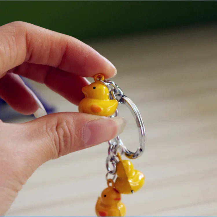 Милые животного &quotДональд Дак&quot цыплят брелок колокола брелки Porte Clef сумка