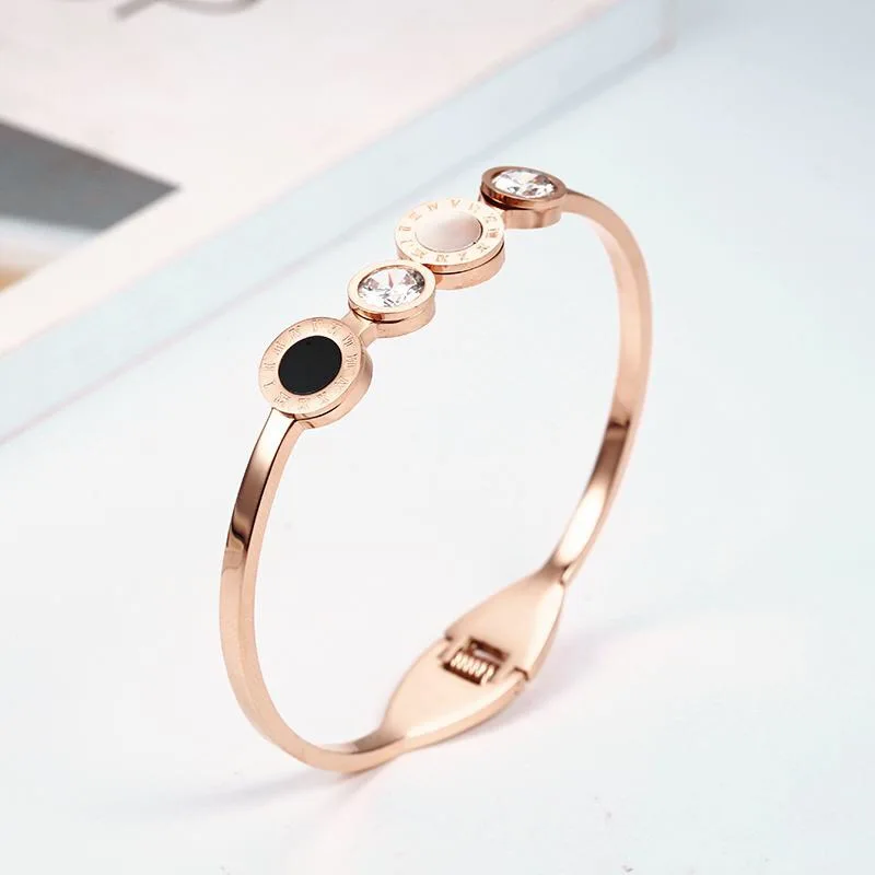 Браслет из нержавеющей стали под розовое золото с кристаллами и ракушками |