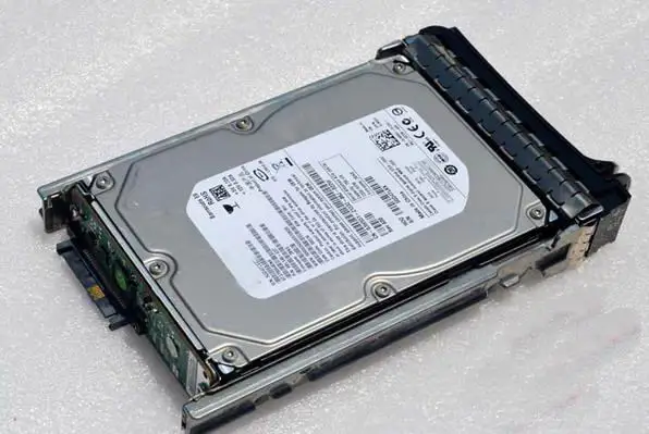 

100% новый в коробке 3 года гарантии ST3750640NS UY042 JW551 750G 3,5 дюймов SATA нужно больше углов фотографий, пожалуйста, свяжитесь со мной