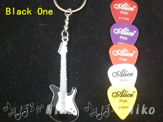 Брелок для электрогитары ST Style (5 цветов) + 30 шт. медиаторов акустической