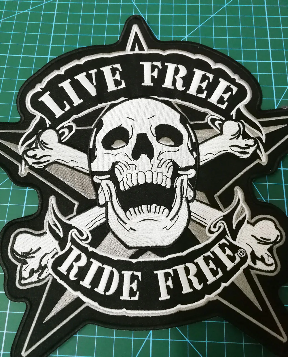 МОТОЦИКЛ ЖИВОЕ БЕСПЛАТНЫЕ НАШИВКИ ЗНАЧКИ ДЛЯ ВЕЛОСИПЕДА ЧЕРЕПА ОДЕЖДА ЖИЛЕТ