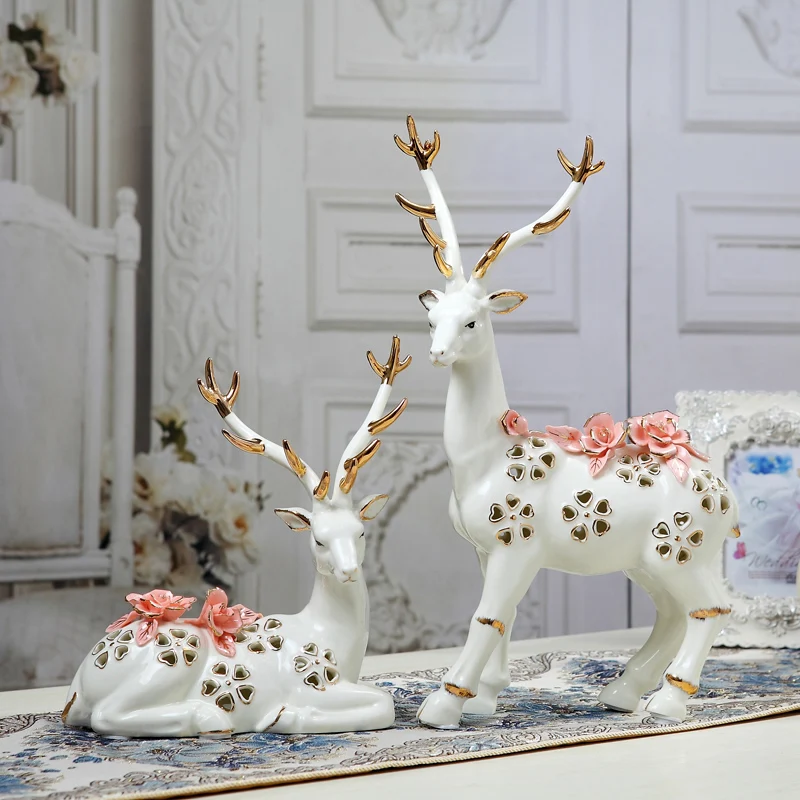 

Jingdezhen home furnishings Decoration ceramic couple sika deer creative art TV cabinet Chuanguo wine cabinet display