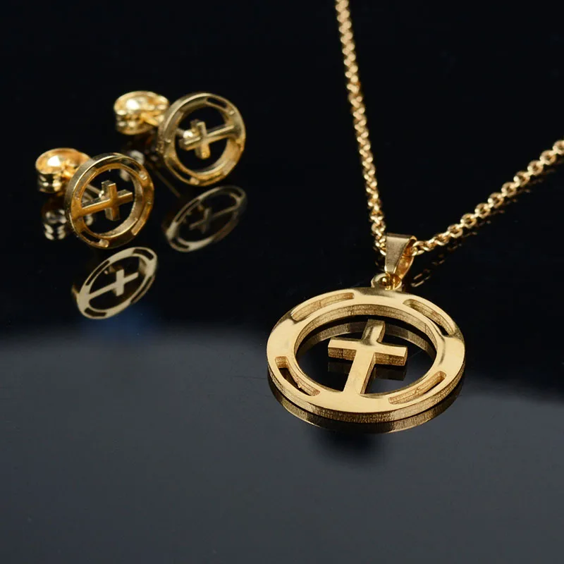 Набор для ногтей с металлическим цветным продолбленным крестом и ожерельем |