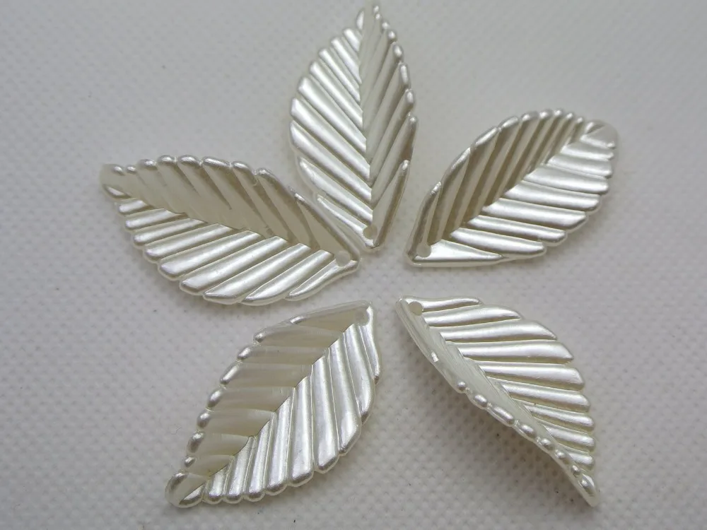 50 слоновой кости акриловые перламутровые листья бусины Шарм 36х19 мм | Украшения и