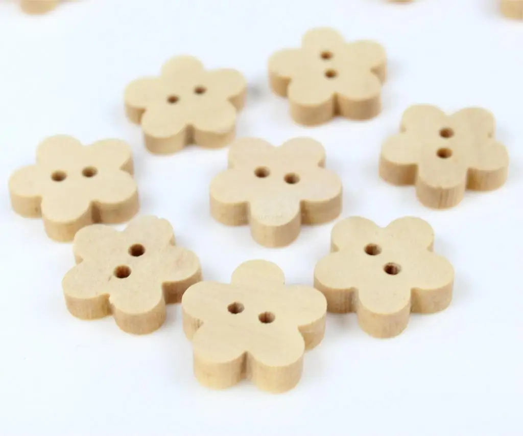 

500 Cute little wood Wooden buttons 14mm wooden floral beads Flower Buttons Childrens Kids Fun Scrapbooking- Jewelry Making
