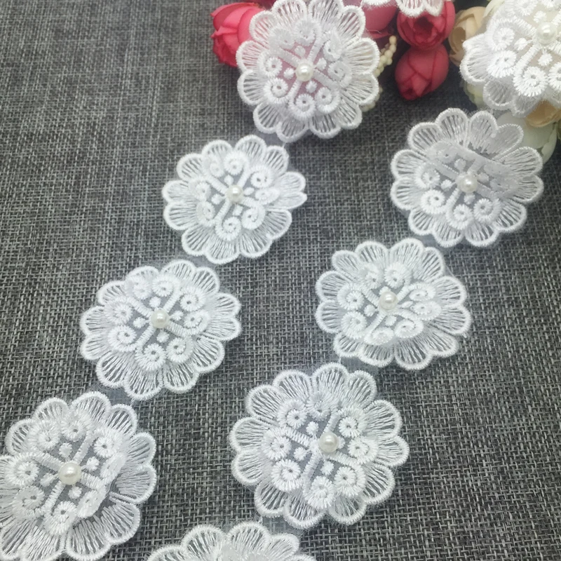 Белое двухслойное платье с цветочной аппликацией и жемчугом ширина 50 мм