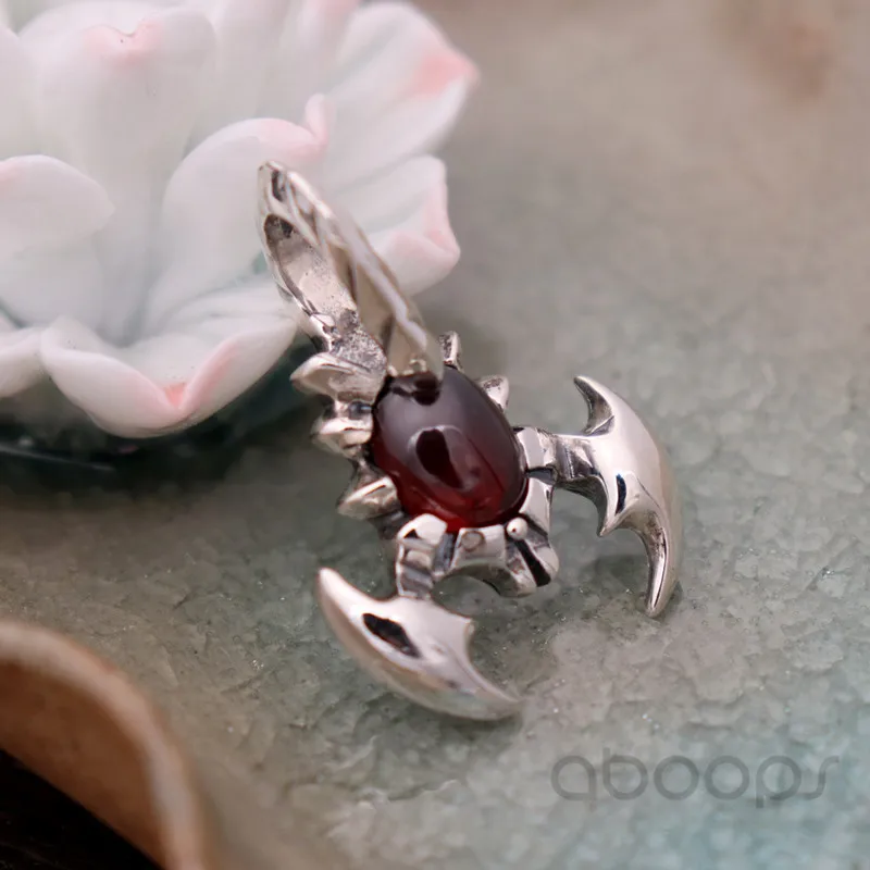 Скорпион из серебра 925