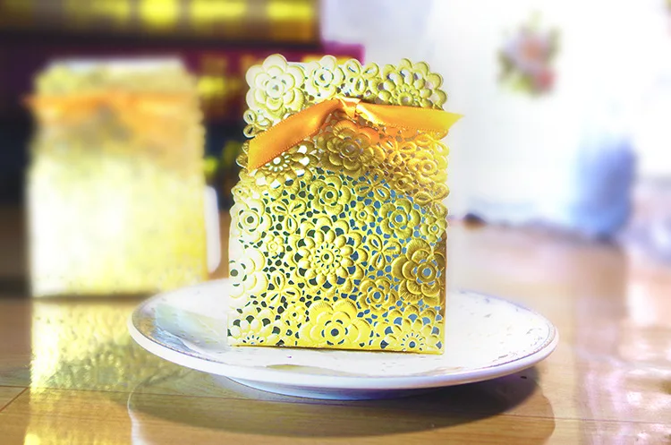 Красная, белая, Золотая лазерная резка, Свадебная коробка для конфет, 100 шт, свадебный подарок, украшение, день рождения, вечеринка, шоколадные коробочки для гостей - Цвет: Золотой