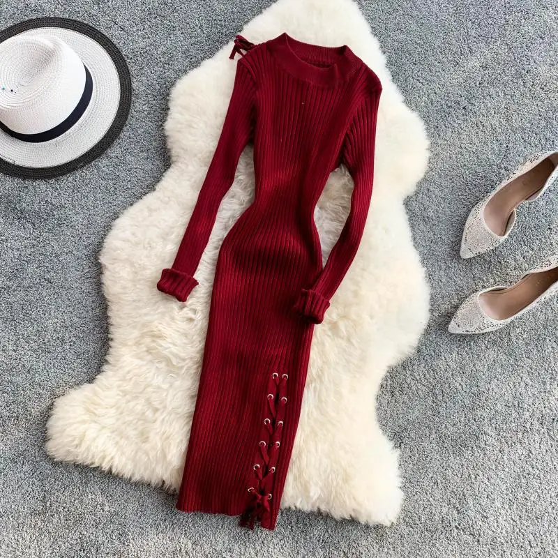 Трикотажное платье с высокой талией однотонное средней длины на шнурках длинным