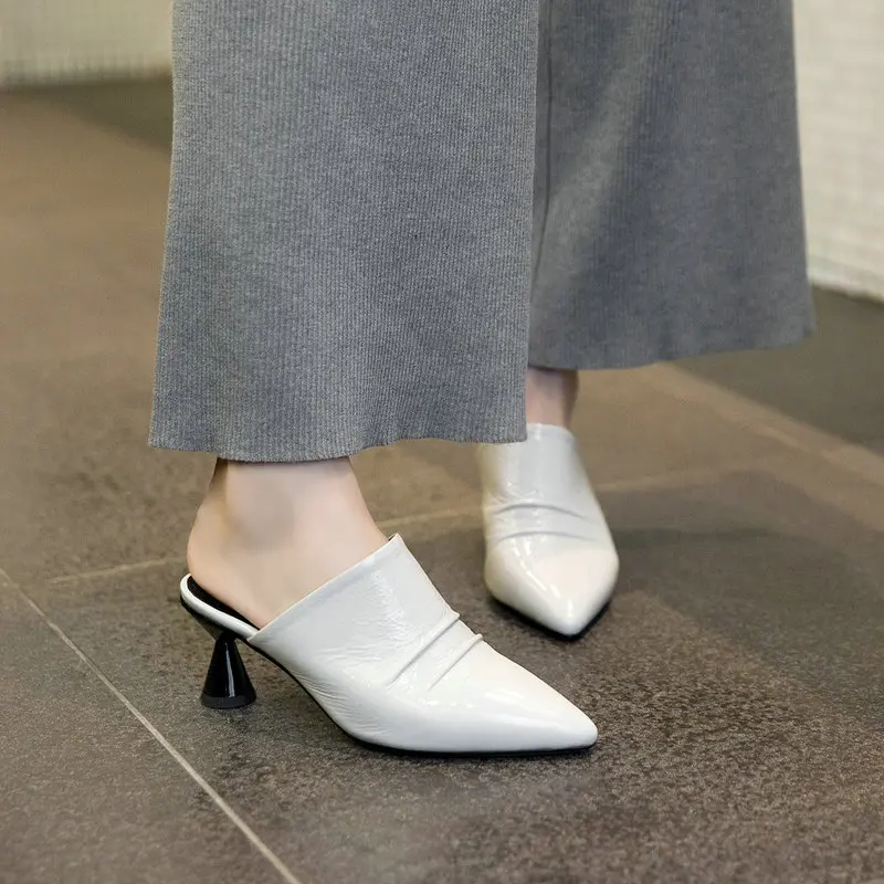 Женские вьетнамки из натуральной кожи на необычном высоком каблуке сандалии