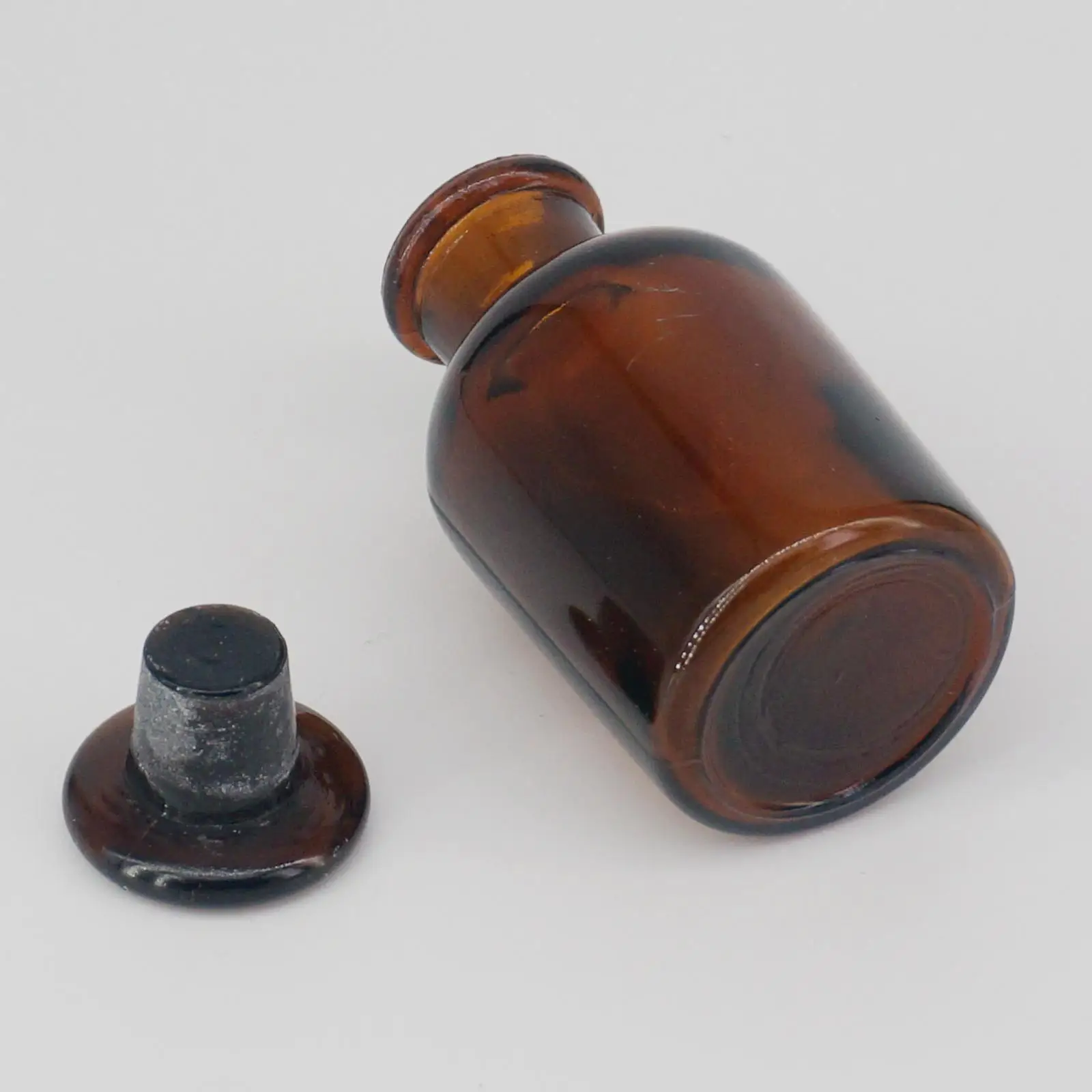 

Laboratory Chemistry Equipment 60mL Narrow Mouth Reagent Bottle Brown Amber Glass with Glass Stopper