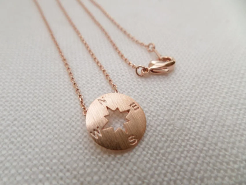 

Gold Compass Necklace Choker Direction Necklace Women Jewelry Stainless Steel Chain Bijoux Femme Ketting Collares Mujer Birthday
