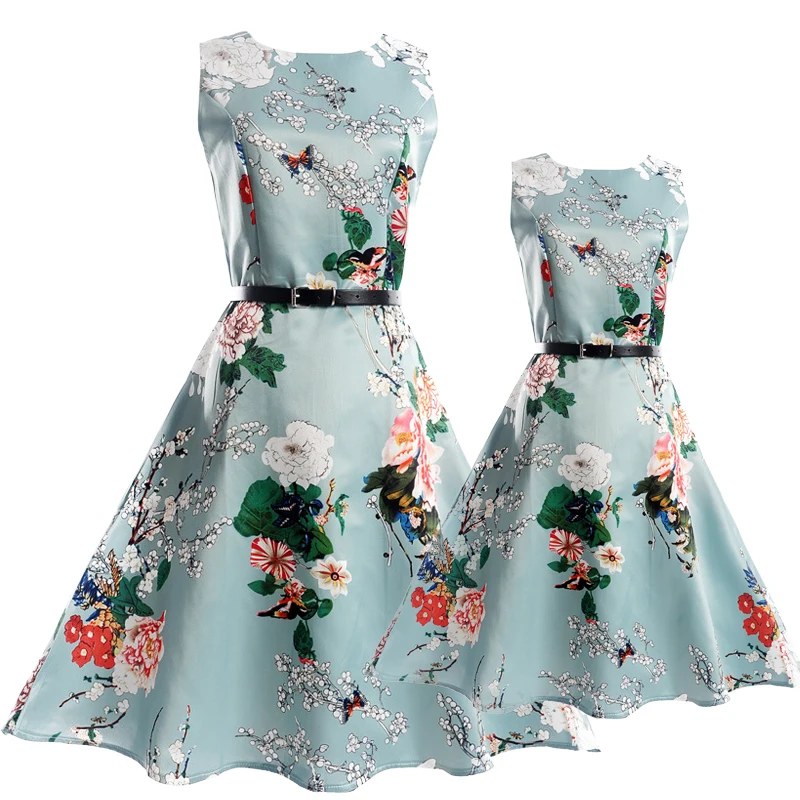 Летние платья для мамы и дочки комплекты одинаковой одежды семьи платье с