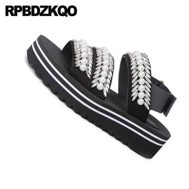 Flatform обувь роскошь белый Bling бриллиант плоские кристалл женщины насосы горный хрусталь высокое качество Harajuku сандалии с двойным ремнем жемчужный Лето квартира