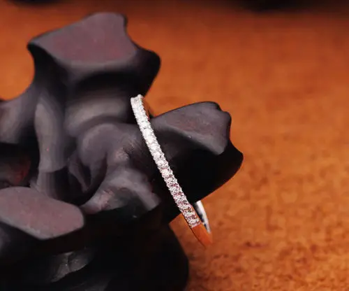 Кольцо женское из серебра 4 5 пробы с искусственными камнями размер 925 пробы-8 |