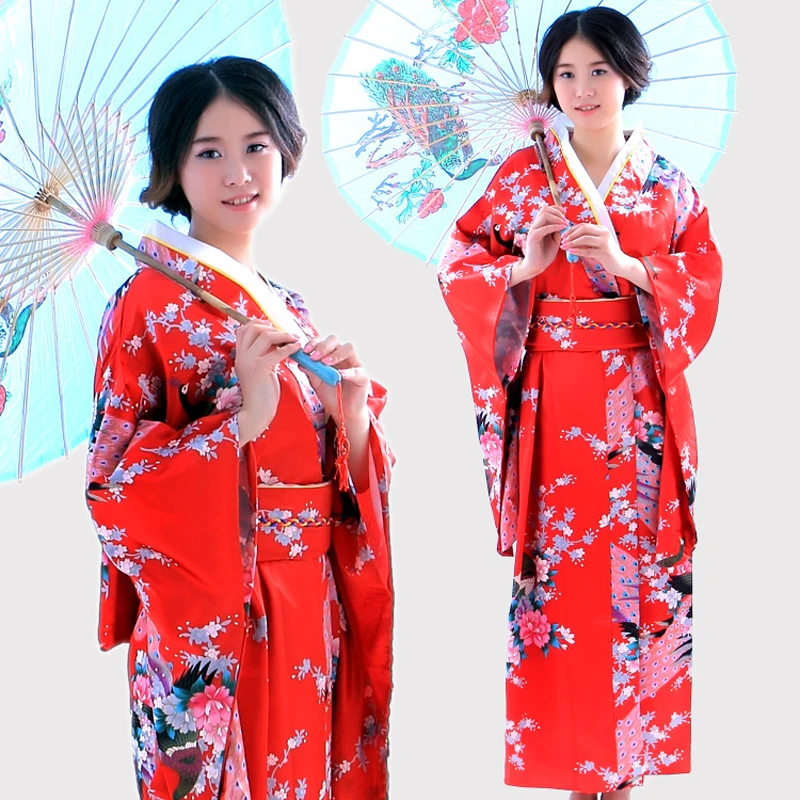 Женское традиционное шелковое кимоно в японском стиле красное винтажное юката с - Фото №1