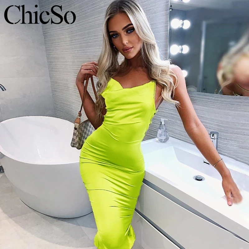 Женское длинное платье с открытой спиной MissyChilli неоново зеленое вечернее на