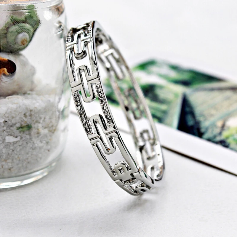 Нежный роскошные выдолбите браслеты и ювелирных украшений для женщин