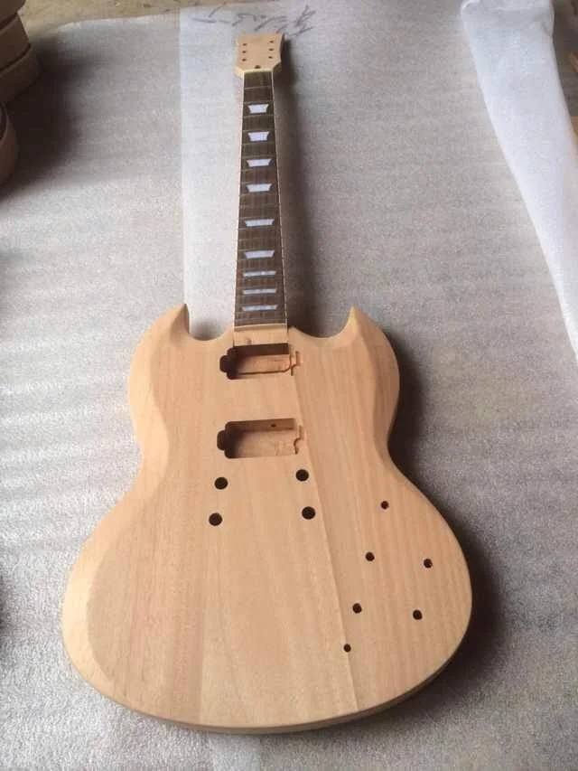 Один кусок электрогитара|pieces guitare|guitar piecesguitar electric |