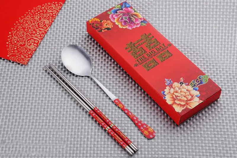 

150 pcs/lot Stainless Steel Dinnerware Double Happiness Red Color Spoons Chopstick Sets Wedding Party Gifts For Guest