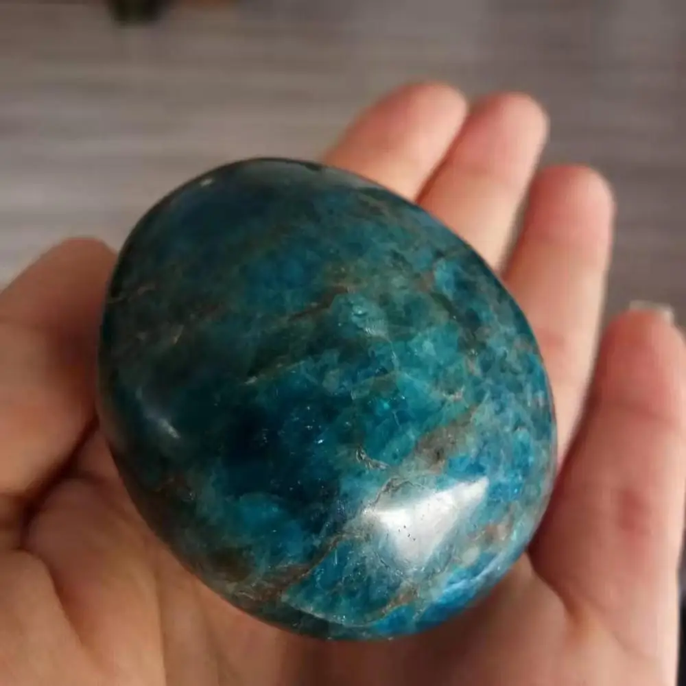 140 г Натуральный Синий Апатит ладони случайный Кристалл Камень подарок человек