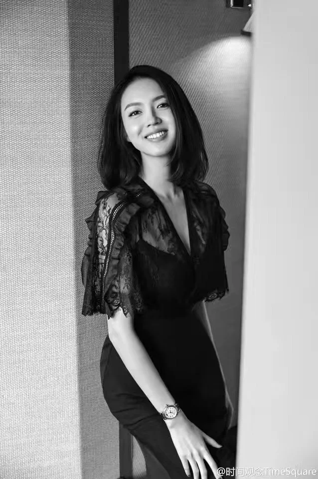Autumn new star zhang with black lace shawls splicing sexy dress |